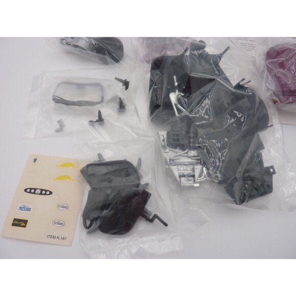 Testors Silver Series Plymouth Prowler Metal Body Model Kit 1:24 440073 w/box - Picture 3 of 13